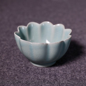 Ru Kiln Lotus Shaped Tea Cup 汝窯蓮瓣茶盞
