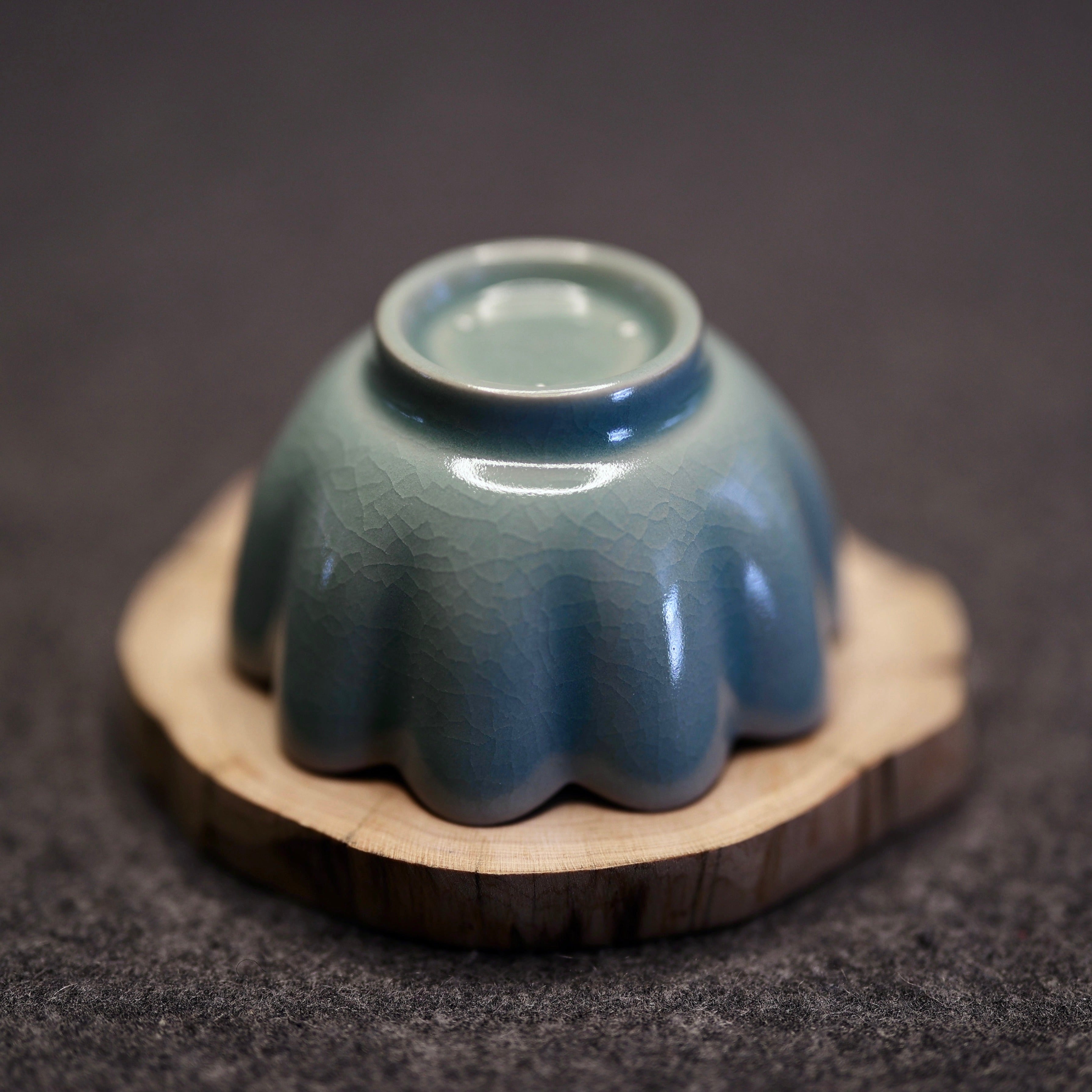 Ru Kiln Lotus Shaped Tea Cup 汝窯蓮瓣茶盞